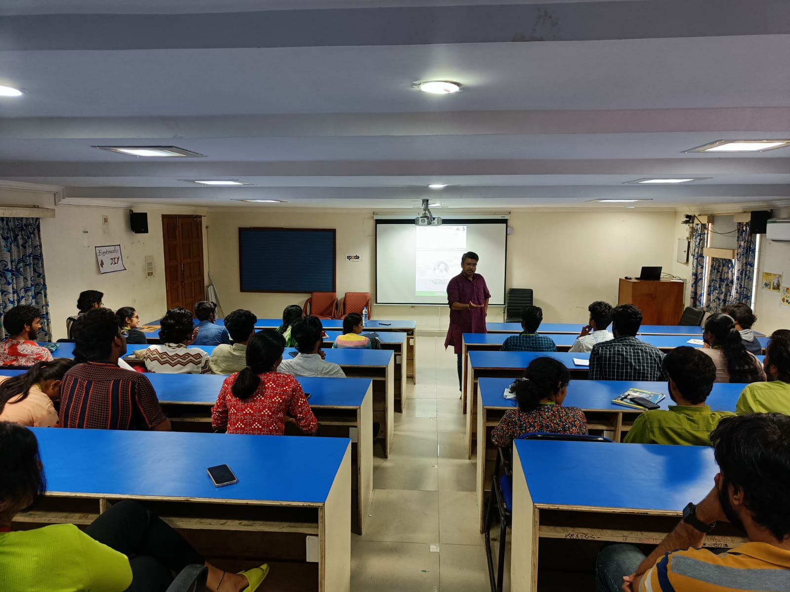Ar S Babjee delivering a guest lecture at an architecture college in Chennai (6)