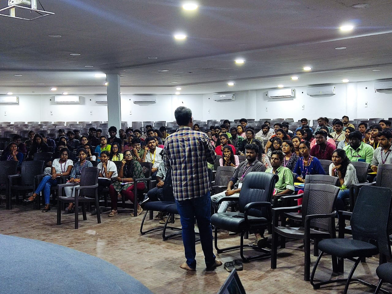 Ar S Babjee delivering a guest lecture at an architecture college in Chennai (5)