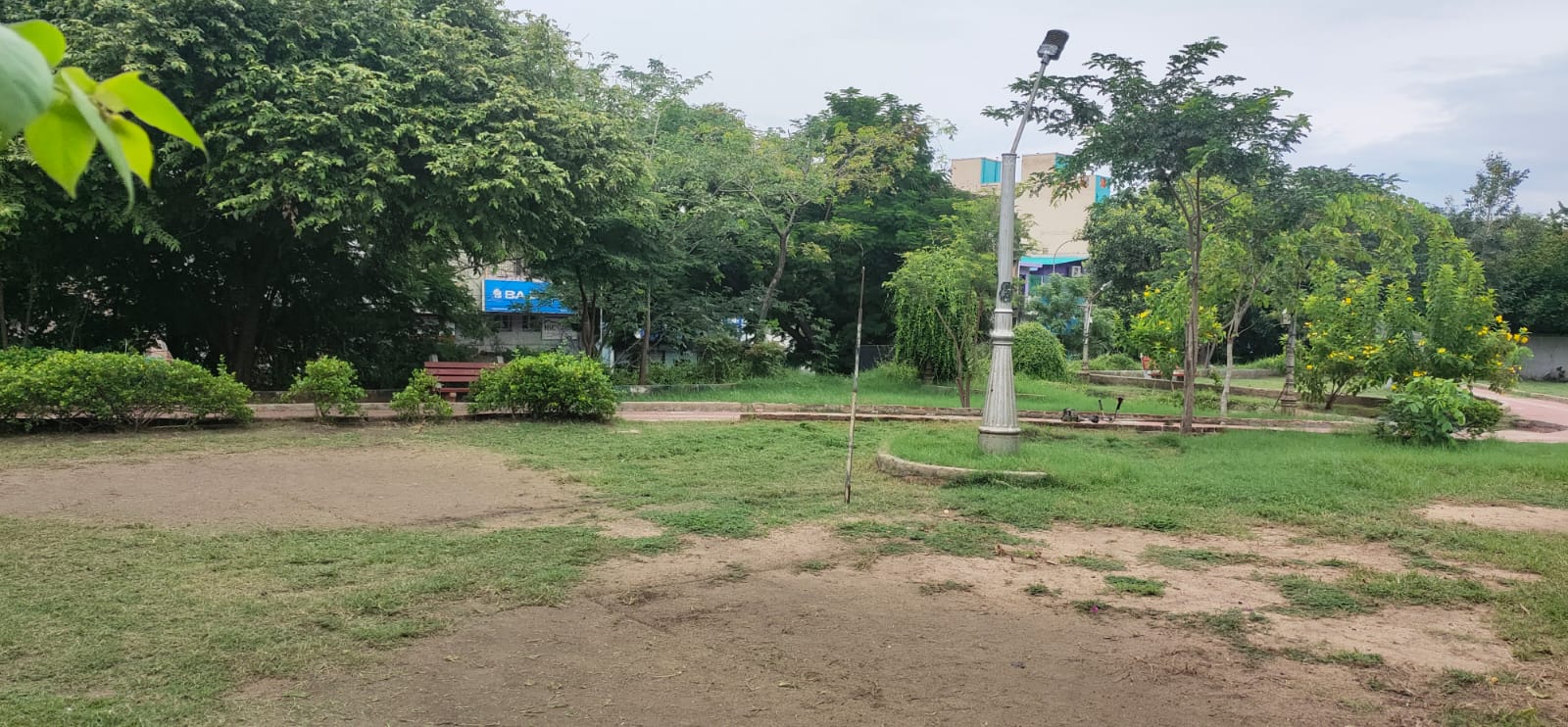 Bare concrete terrace before the Maadi Poonga rooftop park, Chennai (1)